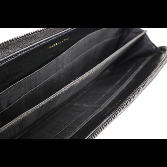 Authentic Vintage Chanel Large Black Caviar Timeless CC Zipper Around Wallet - Picture 4 of 13